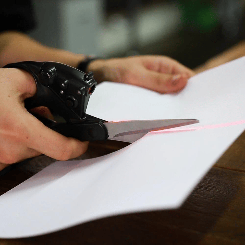 Globetrek° LaserScissors 1+1 GRATIS: Präzises Schneiden Lasergeführt Mehrzweck Schere